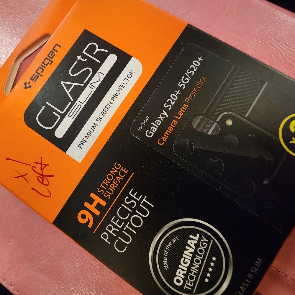 Spigen CAMERA lense protector S20+